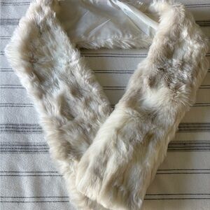 Elegant Cream Faux Fur Scarf